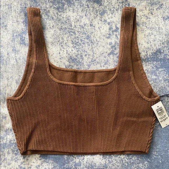 NWT Aritzia Babaton Sculpt Knit Brown Ribbed Women's Crop Top Size Large - Picture 9 of 9